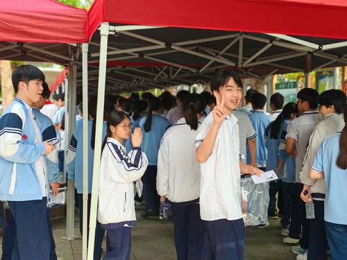 高考首日,珠海市14549名考生从容应考 多图直击